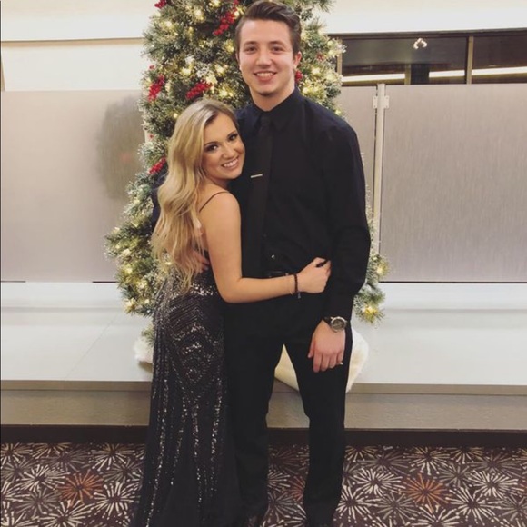 PROM dress - Picture 1 of 2